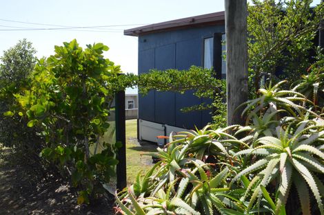 Photo of property in 5 Tokopapa Street, Mokau, 4376
