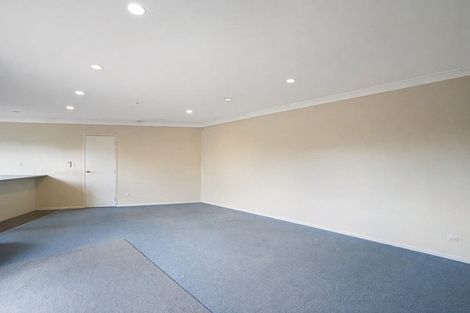 Photo of property in 21 Greig Place, Pukekohe, 2120