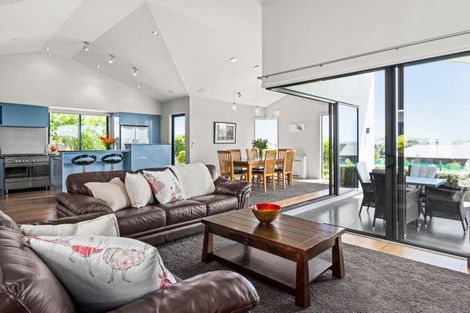 Photo of property in 115 Silverton Road, Poraiti, Napier, 4182