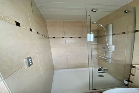 Photo of property in 26 West Lynn Road, Titirangi, Auckland, 0604