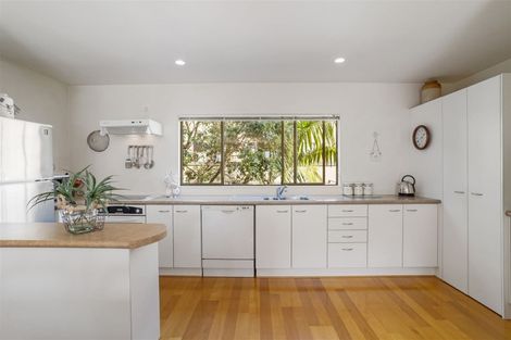 Photo of property in Lakeview Terrace, 1/14 Ambrico Place, New Lynn, Auckland, 0600