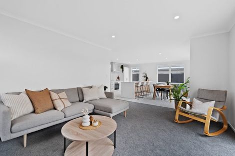 Photo of property in 32 Glenbervie Drive, Glenbervie, 0173