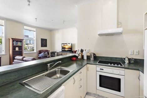 Photo of property in The Villas, 9/33 Hobson Street, Thorndon, Wellington, 6011