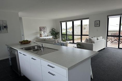 Photo of property in 27 Matenga Street, Waikanae, 5036