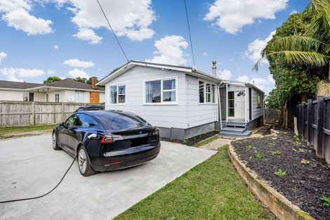 Photo of property in 150 Rangatira Road, Beach Haven, Auckland, 0626