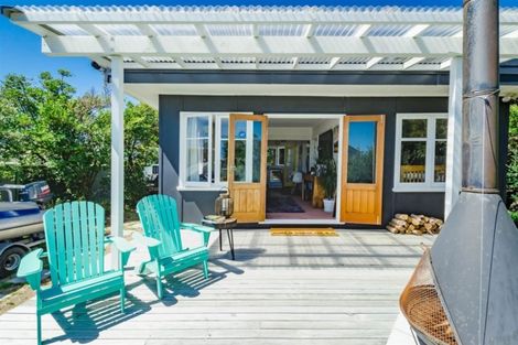 Photo of property in 52 Dixie Street, Te Horo Beach, Otaki, 5581