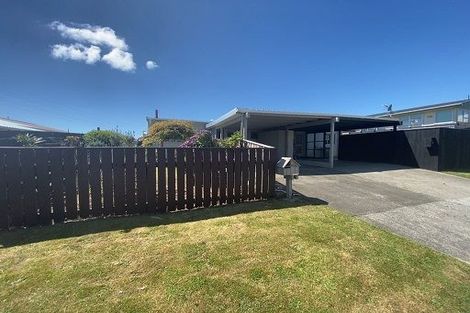 Photo of property in 65a Horokiwi Road West, Newlands, Wellington, 6037