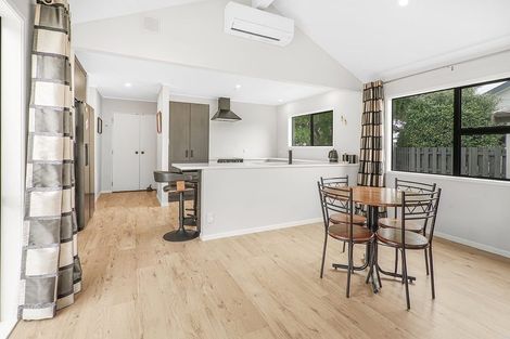 Photo of property in 49 Garland Drive, St Andrews, Hamilton, 3200