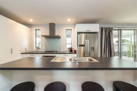 Photo of property in 17 Royal Park Drive, Parklands, Christchurch, 8083