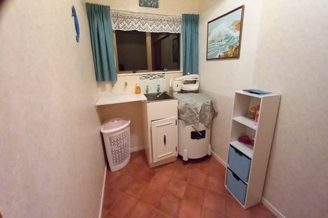 Photo of property in 6 Linda Place, Saint Johns Hill, Whanganui, 4501