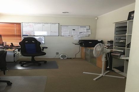 Photo of property in 31 Settlement Road, Papakura, 2110