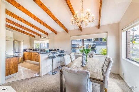 Photo of property in 24a East Coast Road, Milford, Auckland, 0620