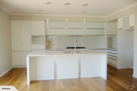 Photo of property in 18 Mural Place, Greenhithe, Auckland, 0632