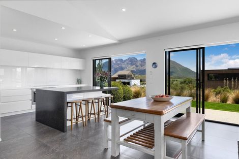 Photo of property in 17 Ellesmere Avenue, Jacks Point, Queenstown, 9371