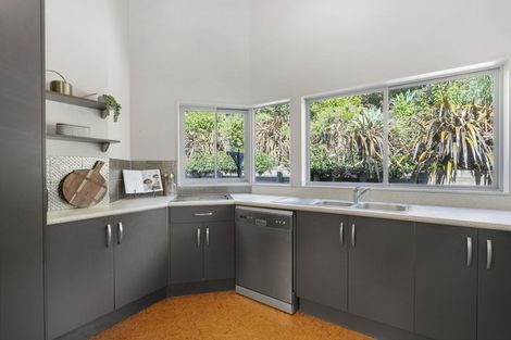 Photo of property in 42 Holcombrooke Lane, Welcome Bay, Tauranga, 3175