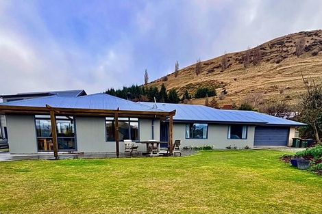 Photo of property in 9 Bradbourne Way, Lower Shotover, Queenstown, 9371