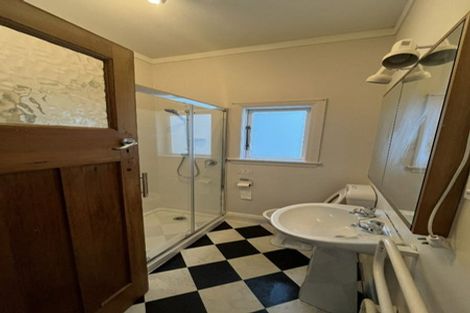 Photo of property in 75 Chamberlain Road, Karori, Wellington, 6012