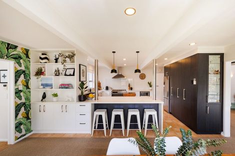 Photo of property in 15 Chilton Grove, Hokowhitu, Palmerston North, 4410