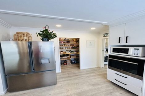 Photo of property in 185 Tutere Street, Waikanae Beach, Waikanae, 5036