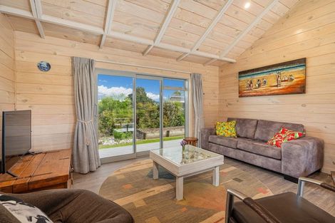 Photo of property in 107 Benjamin Place, Matarangi, Whitianga, 3592