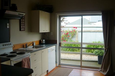 Photo of property in 52 Timaru Road, Waimate, 7924