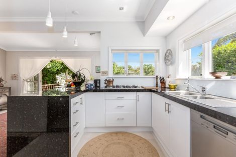 Photo of property in 20 Colin Grove, Hutt Central, Lower Hutt, 5010