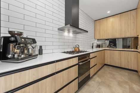 Photo of property in 12 Jellicoe Drive, Hamilton East, Hamilton, 3216