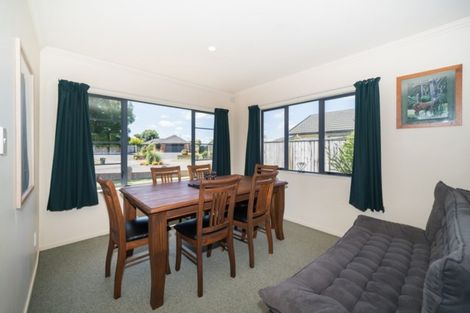 Photo of property in 6 Brookside Close, Highbury, Palmerston North, 4412