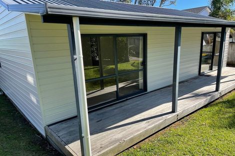 Photo of property in 21a Lantana Road, Green Bay, Auckland, 0604