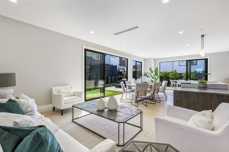 Photo of property in 65 Rathmullen Place, Pinehill, Auckland, 0632