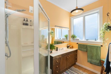 Photo of property in 136 The Parade, Paekakariki, 5034