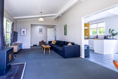 Photo of property in 21 South Lynn Road, Titirangi, Auckland, 0604