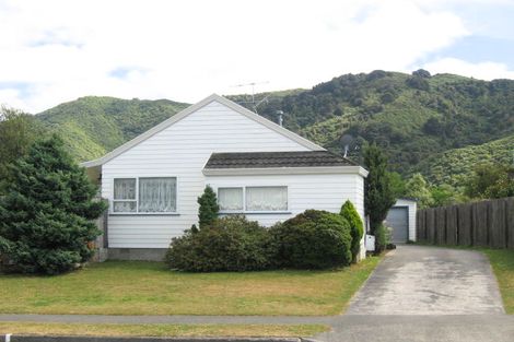 Photo of property in 5 Delaware Grove, Totara Park, Upper Hutt, 5018