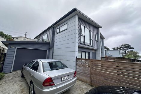 Photo of property in 27 Brindle Way, Newlands, Wellington, 6037