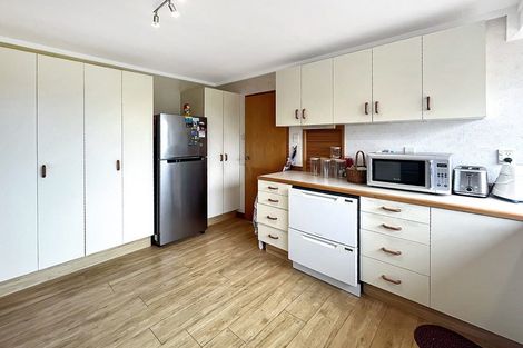 Photo of property in 111 John F Kennedy Drive, Milson, Palmerston North, 4414