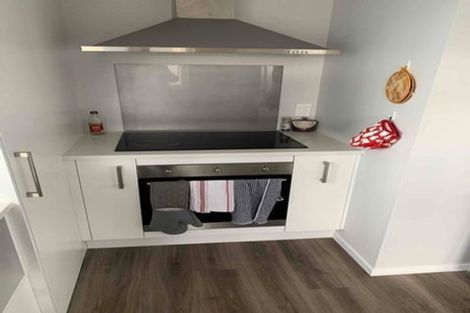 Photo of property in 3a Hillview Crescent, Paparangi, Wellington, 6037