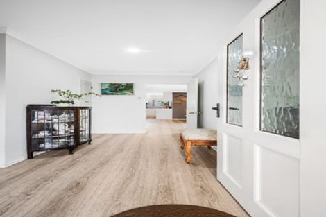 Photo of property in 8 Lamia Place, The Gardens, Auckland, 2105