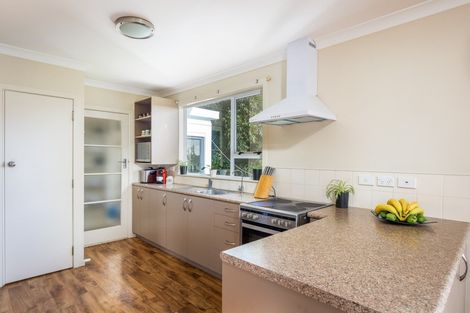 Photo of property in 136a Seaview Road, Westown, New Plymouth, 4310