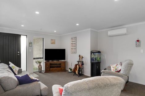 Photo of property in 12 Winspear Place, Omokoroa, 3114