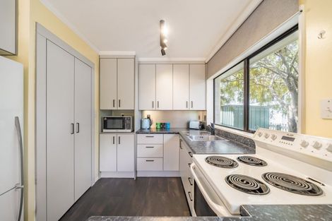 Photo of property in 1/63 Fraser Crescent, Elderslea, Upper Hutt, 5018