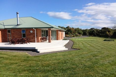 Photo of property in 33 Ketemaringi Way, Manakau, Levin, 5573