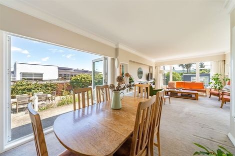 Photo of property in 67 Whites Line East, Waiwhetu, Lower Hutt, 5010