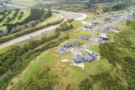 Photo of property in 73 Vaucluse Heights, Fitzherbert, Palmerston North, 4410