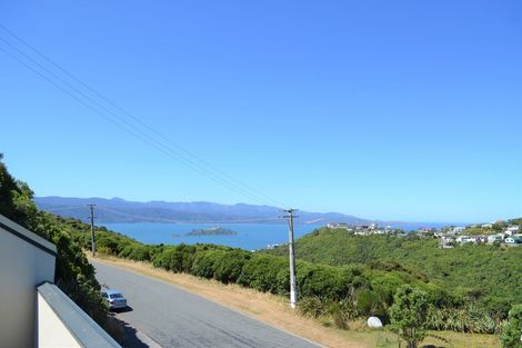 Photo of property in 21 Ladbrooke Drive, Newlands, Wellington, 6037