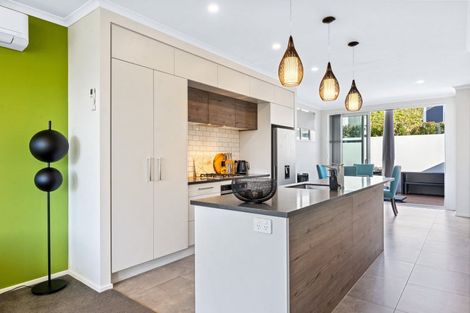 Photo of property in 91 Karepiro Drive, Stanmore Bay, Whangaparaoa, 0932