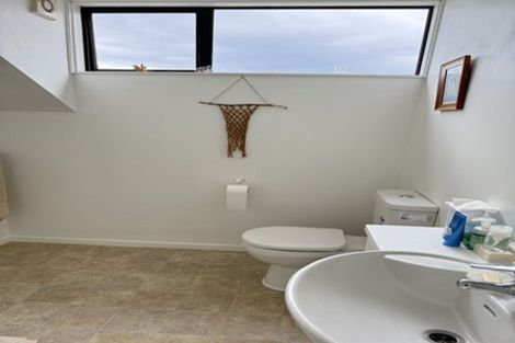 Photo of property in 17 Whitford Road, Howick, Auckland, 2014