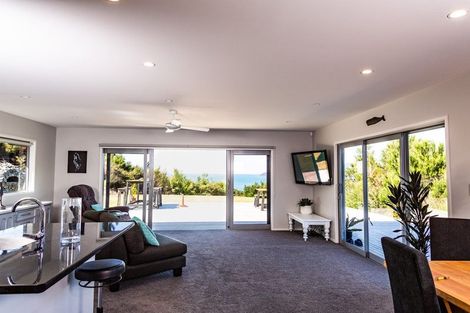 Photo of property in 108 Stratford Drive, Cable Bay, 0420