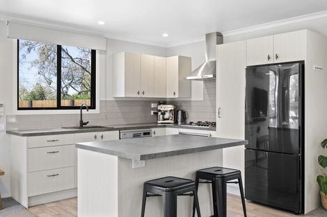 Photo of property in 279 Shakespeare Street, Leamington, Cambridge, 3432