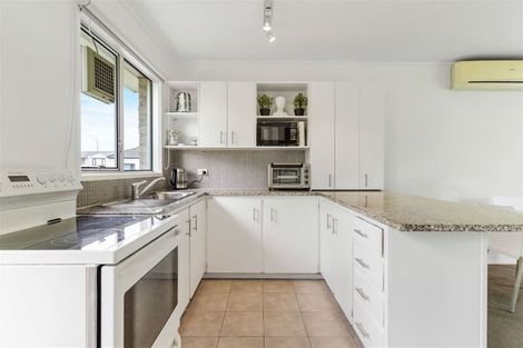 Photo of property in 2/14 Pegler Drive, Howick, Auckland, 2014