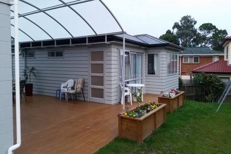 Photo of property in 17a Knightsbridge Drive, Forrest Hill, Auckland, 0620